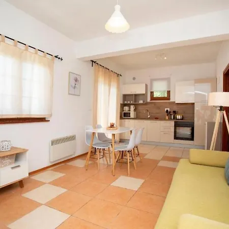 Family Friendly House With A Swimming Pool Ripenda Verbanci, - 16583 펜션