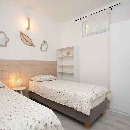 Family Friendly House With A Swimming Pool Ripenda Verbanci, - 16583 *